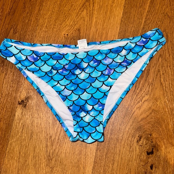 Blue mermaid swimsuit - Picture 5 of 6